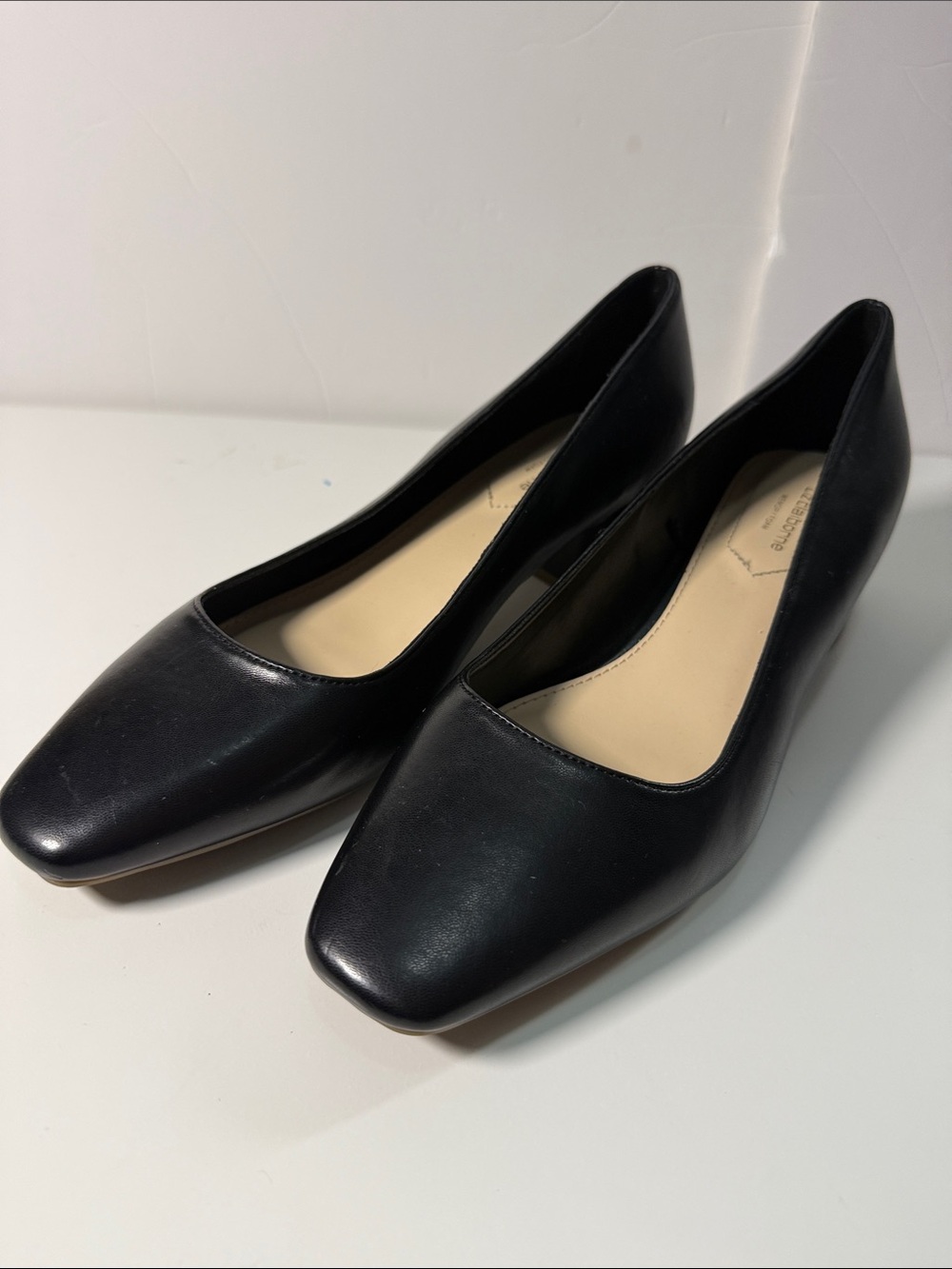 Liz Claiborne ( Memory foam ) Black Leather Low Block Heel Pumps